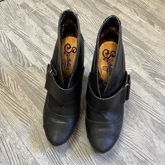 Seychelles Black Leather Heeled Buckle Booties - Picture 10 of 12